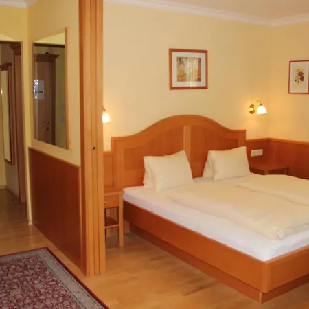 Hotel-pension Wagnermigl فندق كوتشل