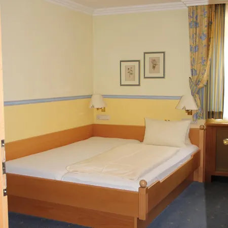 Hotel-pension Wagnermigl מלון 3*